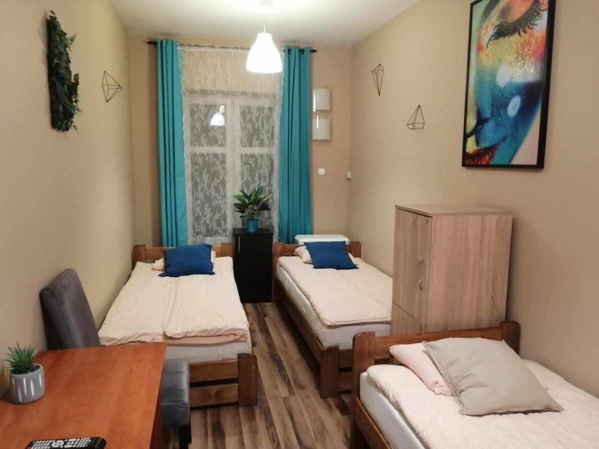 Hostel Gliwice Centrum Parking ภายนอก รูปภาพ