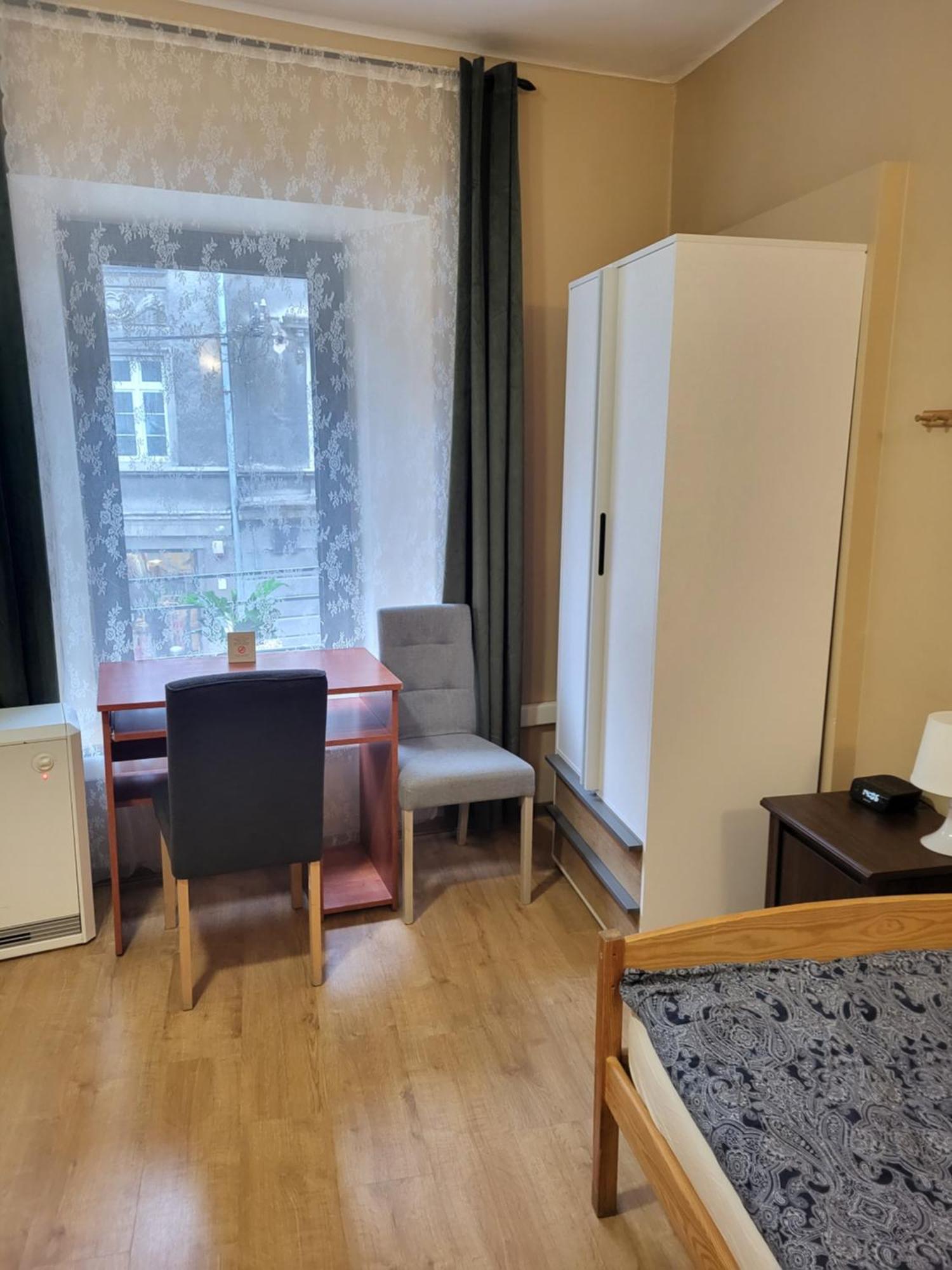 Hostel Gliwice Centrum Parking ภายนอก รูปภาพ