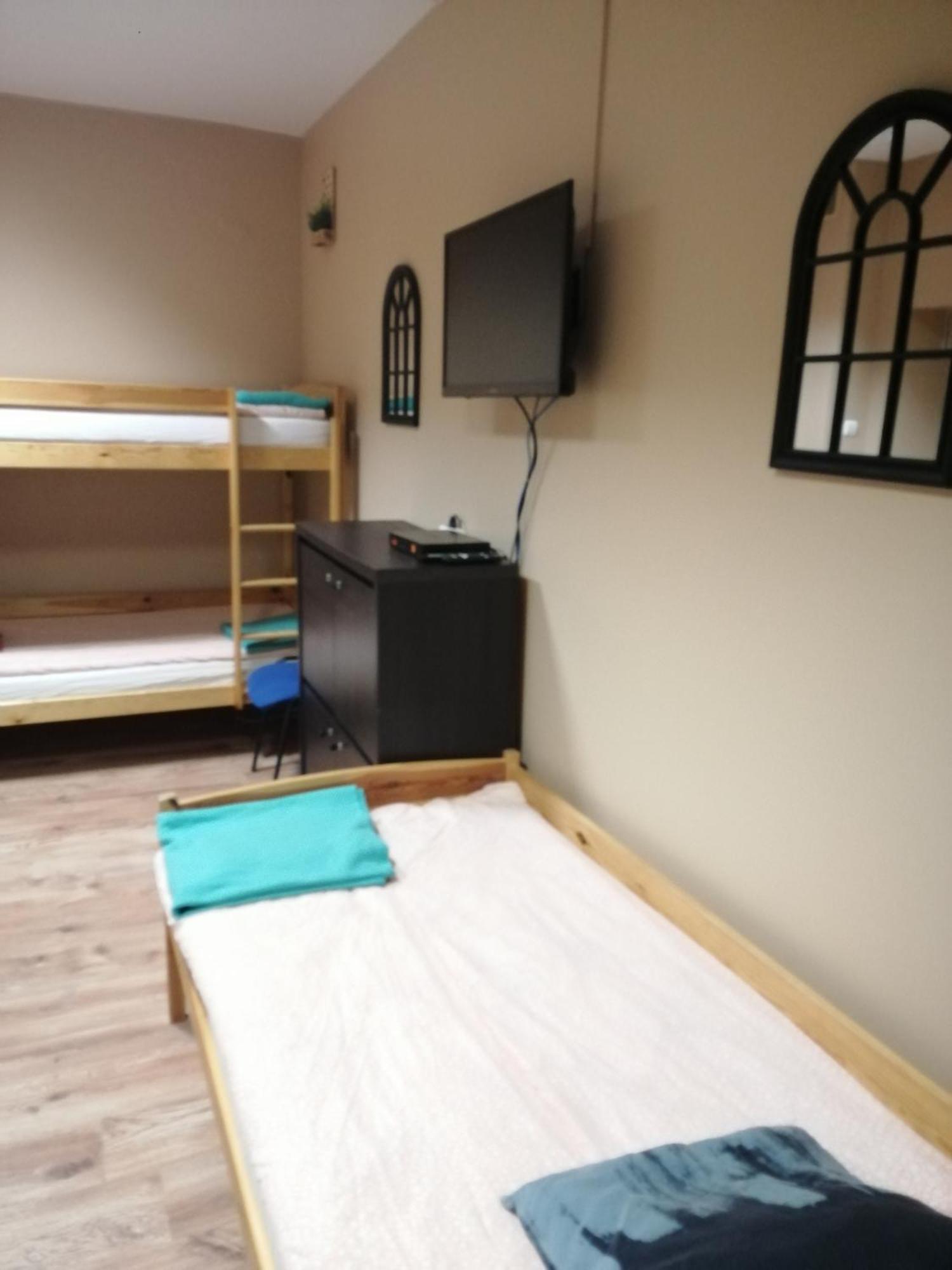 Hostel Gliwice Centrum Parking ห้อง รูปภาพ