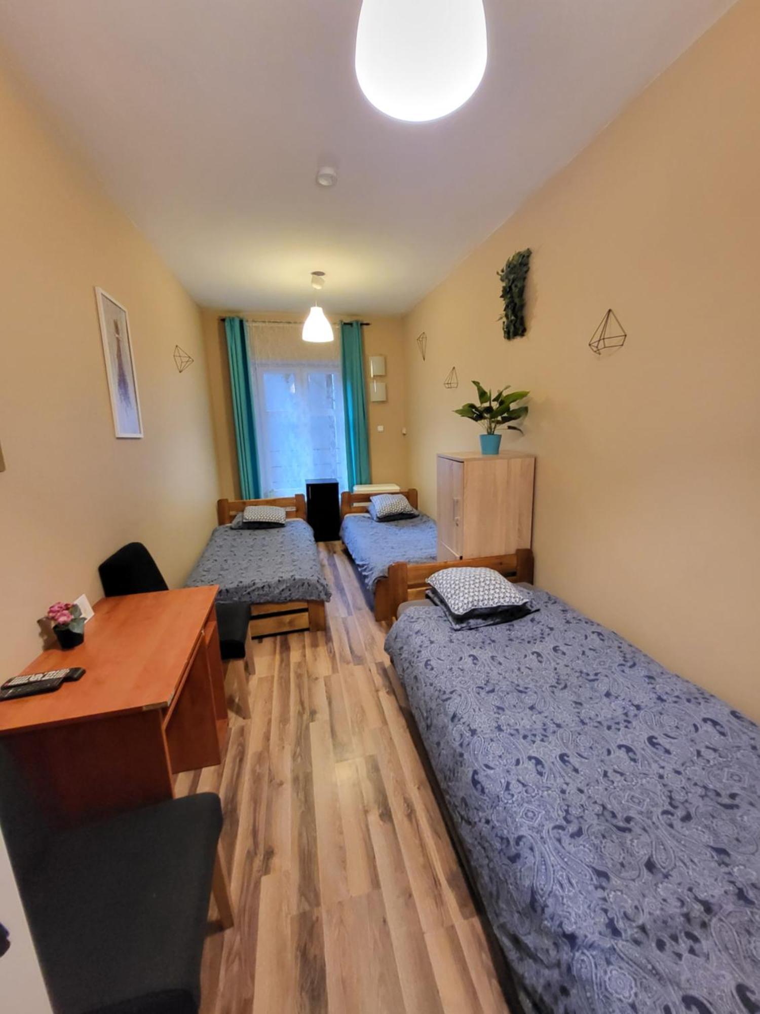 Hostel Gliwice Centrum Parking ภายนอก รูปภาพ